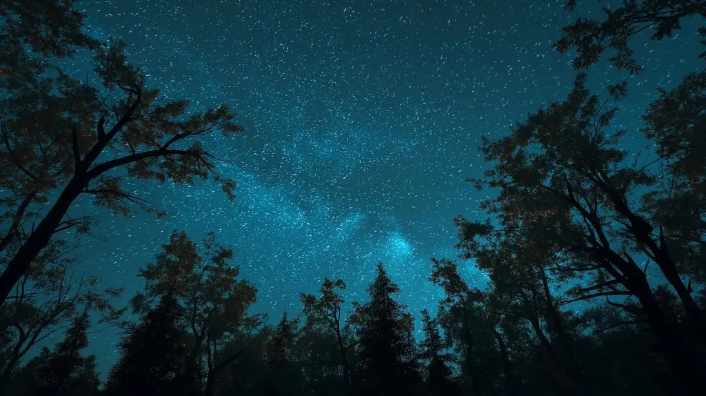 Don’t Miss This Weekend’s Cosmic Extravaganza: Supermoon, Saturn Show & Meteor Surprises (Oct 4–5, 2025)