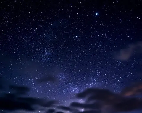 Skywatch Alert: Meteors, Auroras & ISS Sighting to Light Up Oct 1–2, 2025