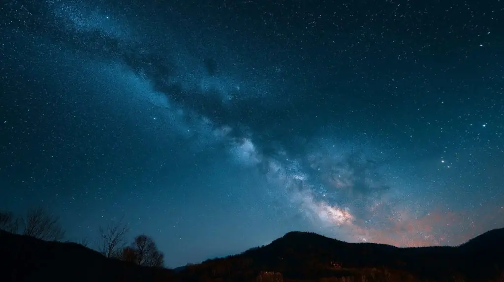 Night Sky Tonight, November 24, 2025: Waxing Crescent Moon, Saturn’s “Vanishing” Rings & a Rare Lunar Occultation