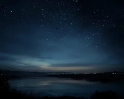 Northern Lights Alert! Solar Storms, Draconid Meteors & a Bright Harvest Moon Dazzle Oct. 8–9, 2025