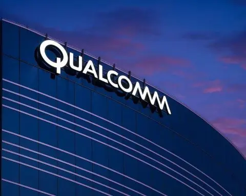 Qualcomm Stock (QCOM) Today: AI Pivot, Apple Risk and 2025–2026 Forecast After Fresh Institutional Moves