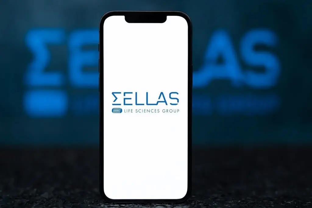 SELLAS Life Sciences (SLS) Stock on December 8, 2025: ASH 2025 Data, Cash Runway and Analyst Targets Over $6