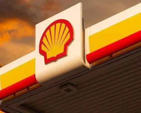 Shell share price nudges higher as buyback rolls on; oil swings keep traders cautious