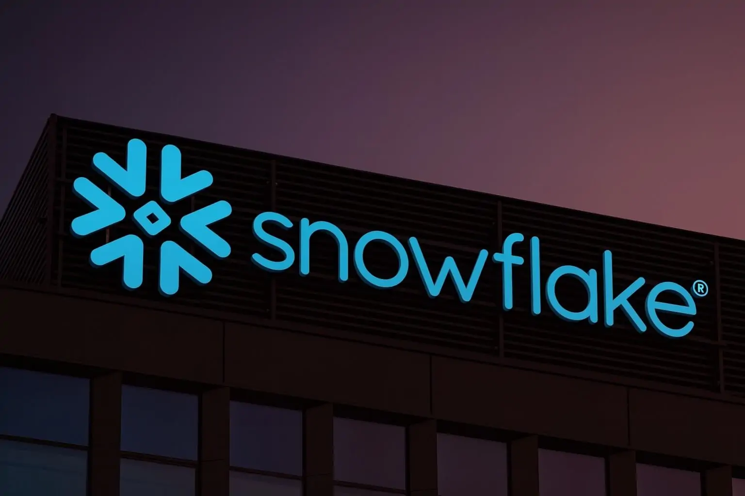 Snowflake (SNOW) Stock: What to Know Before the Market Opens on November 17, 2025