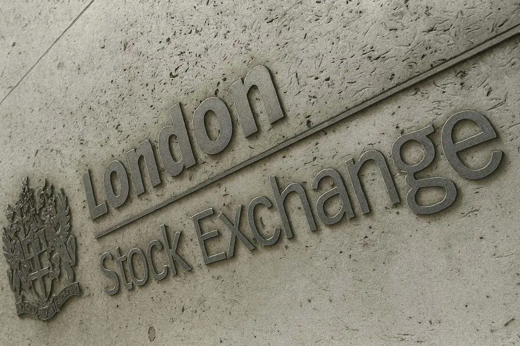 UK Stock Market Today: FTSE 100 Climbs as Investors Brace for Rachel Reeves’ Autumn Budget – 25 November 2025