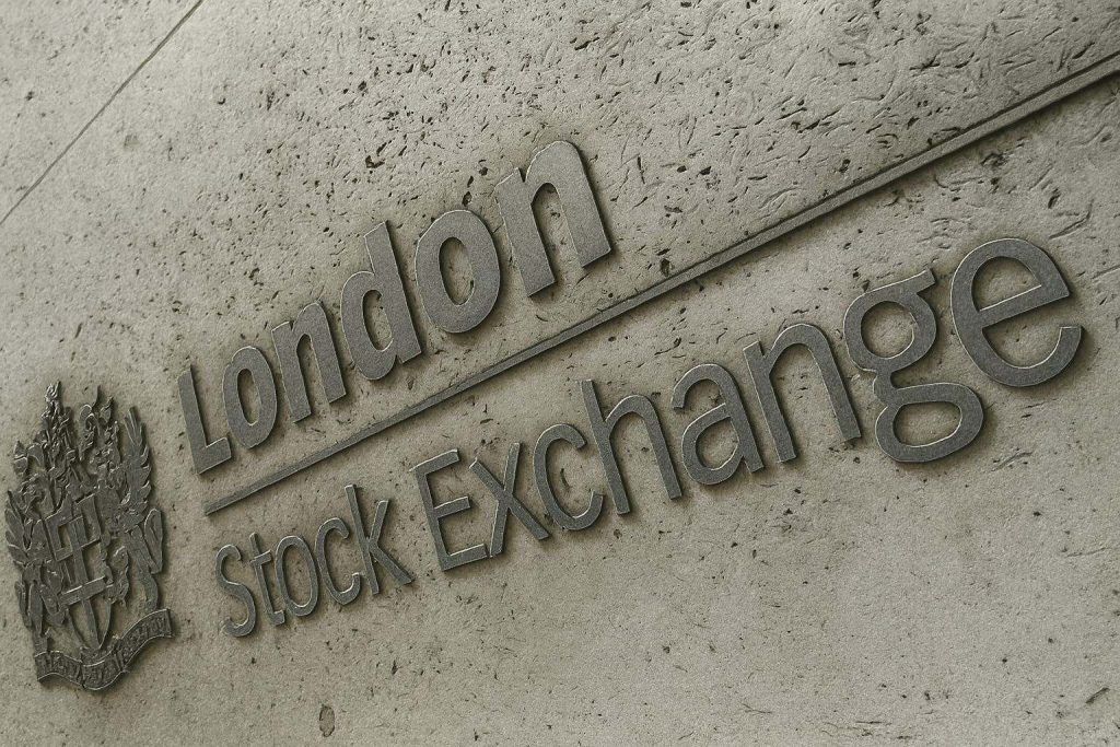 UK Stock Market Today: FTSE 100 Jumps as UK Inflation Cools and Bank of England Rate-Cut Bets Surge (17 December 2025)