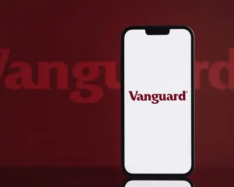 Investors Flee S&P 500 ETF for Total Market: Vanguard’s VTI Soars as VOO Sees Outflows