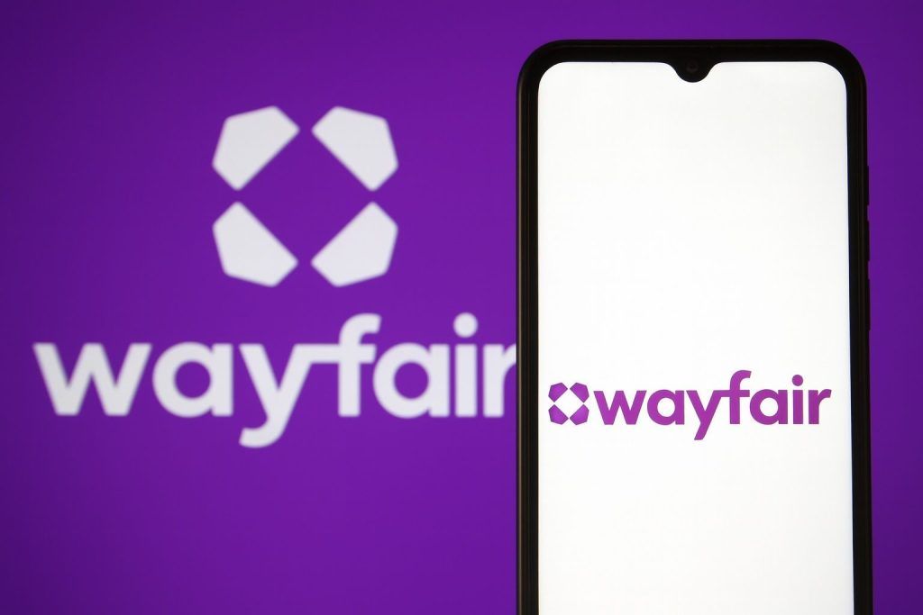 Wayfair (W) Stock Nears $100 as Hedge Funds Buy and Jefferies Turns Cautious – December 11, 2025 Outlook & Forecast