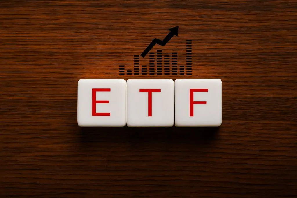 SPY Holds the $667 Line as AI CapEx Booms and Fed Officials Cloud a December Cut — Weekend Market Wrap (Nov. 8, 2025)