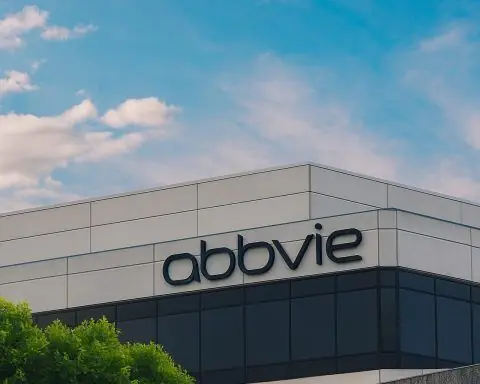 AbbVie (ABBV) Stock Outlook Before the December 1, 2025 Open: Skyrizi’s Canada Win, Medicare Cuts and Fresh Analyst Targets
