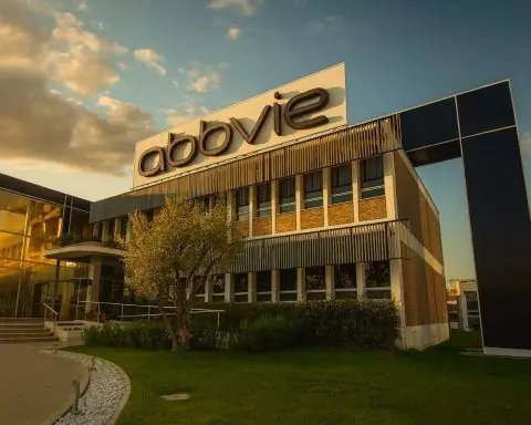 AbbVie Stock (ABBV) Today: Skyrizi’s Canada Win, Dividend Hike and Big-Money Moves — November 28, 2025