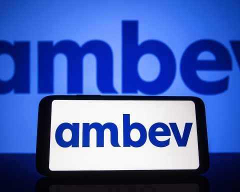 Ambev (ABEV) Stock Today, November 26, 2025: Bernstein Downgrade Caps a Strong Rally Near 52‑Week Highs