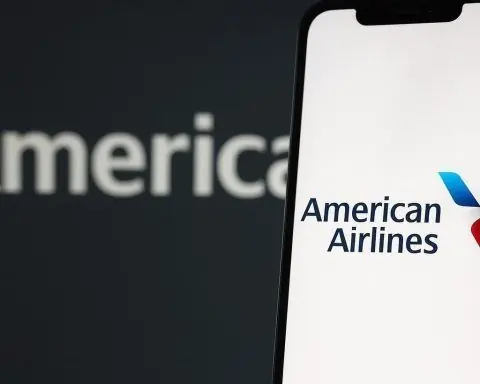 American Airlines (AAL) Stock Today: Jumps on Holiday Travel Hopes and Fed Rate‑Cut Bets – November 25, 2025