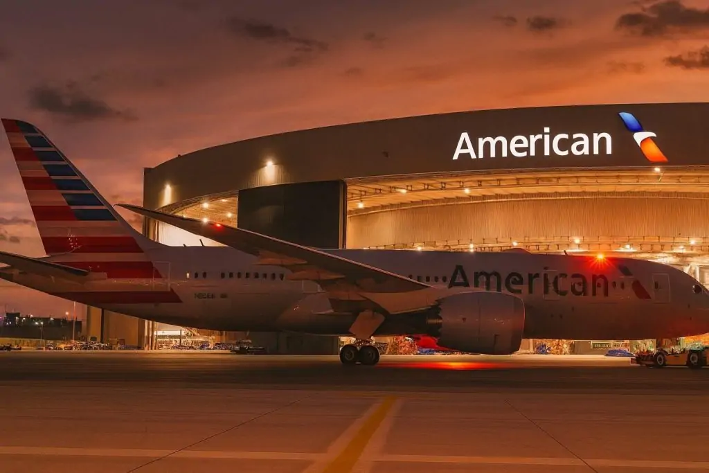 American Airlines Stock (AAL) on November 29, 2025: Airbus Recall, Holiday Travel and Analyst Outlook