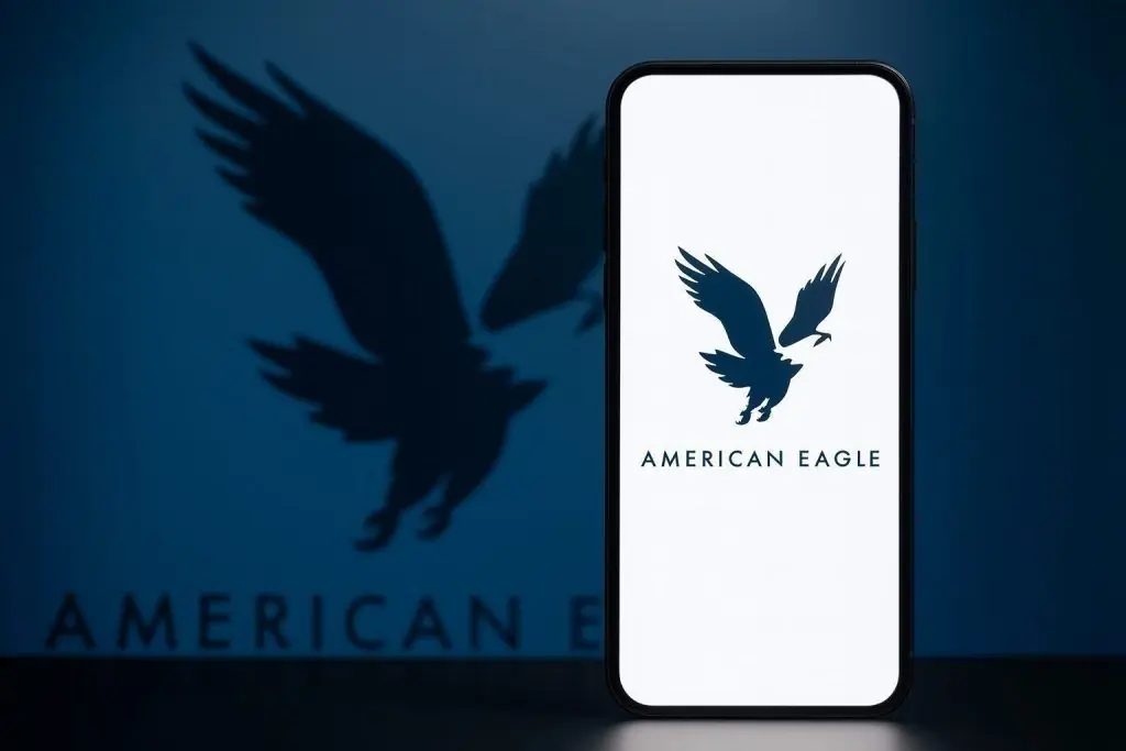 American Eagle Outfitters (AEO) Stock Soars to New Highs After Q3 Beat and Holiday Guidance Hike – What Comes Next for Investors