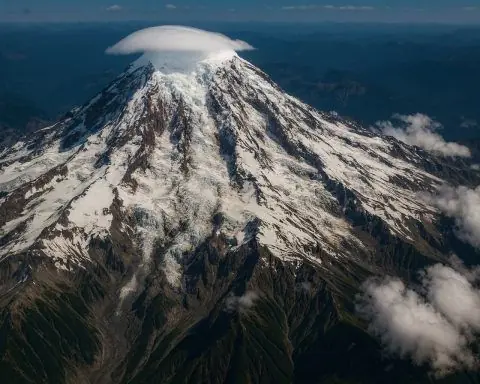 America’s Deadliest Volcano? Mount Rainier’s Unprecedented 72‑Hour Tremor Puts Millions on Edge