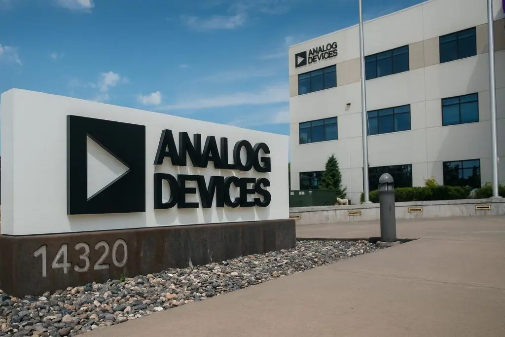 Analog Devices (ADI) Stock Near Record High as Wall Street Weighs Earnings Momentum, AI Upside and Rich Valuation – November 28, 2025