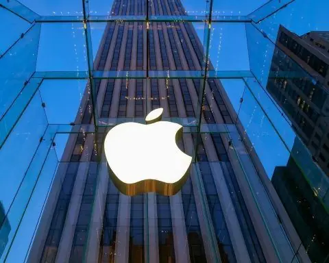 Apple Stock Today: Record Highs, Rare Layoffs and a New Smartphone Crown – AAPL News on 29 November 2025