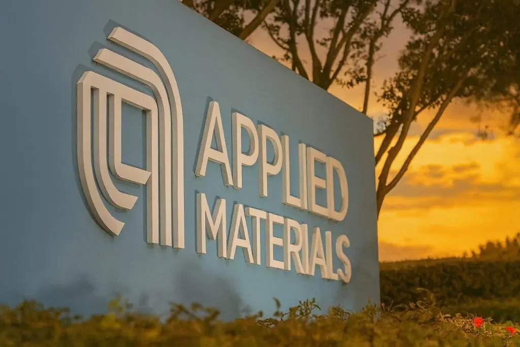Applied Materials (AMAT) Stock Extends Rally on AI Chip Momentum and Analyst Upgrades – November 26, 2025