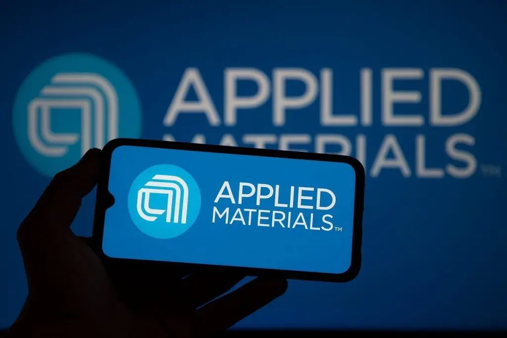Applied Materials (AMAT) Stock Outlook Before the December 1, 2025 Open: AI Boom, China Curbs and Fresh Forecasts