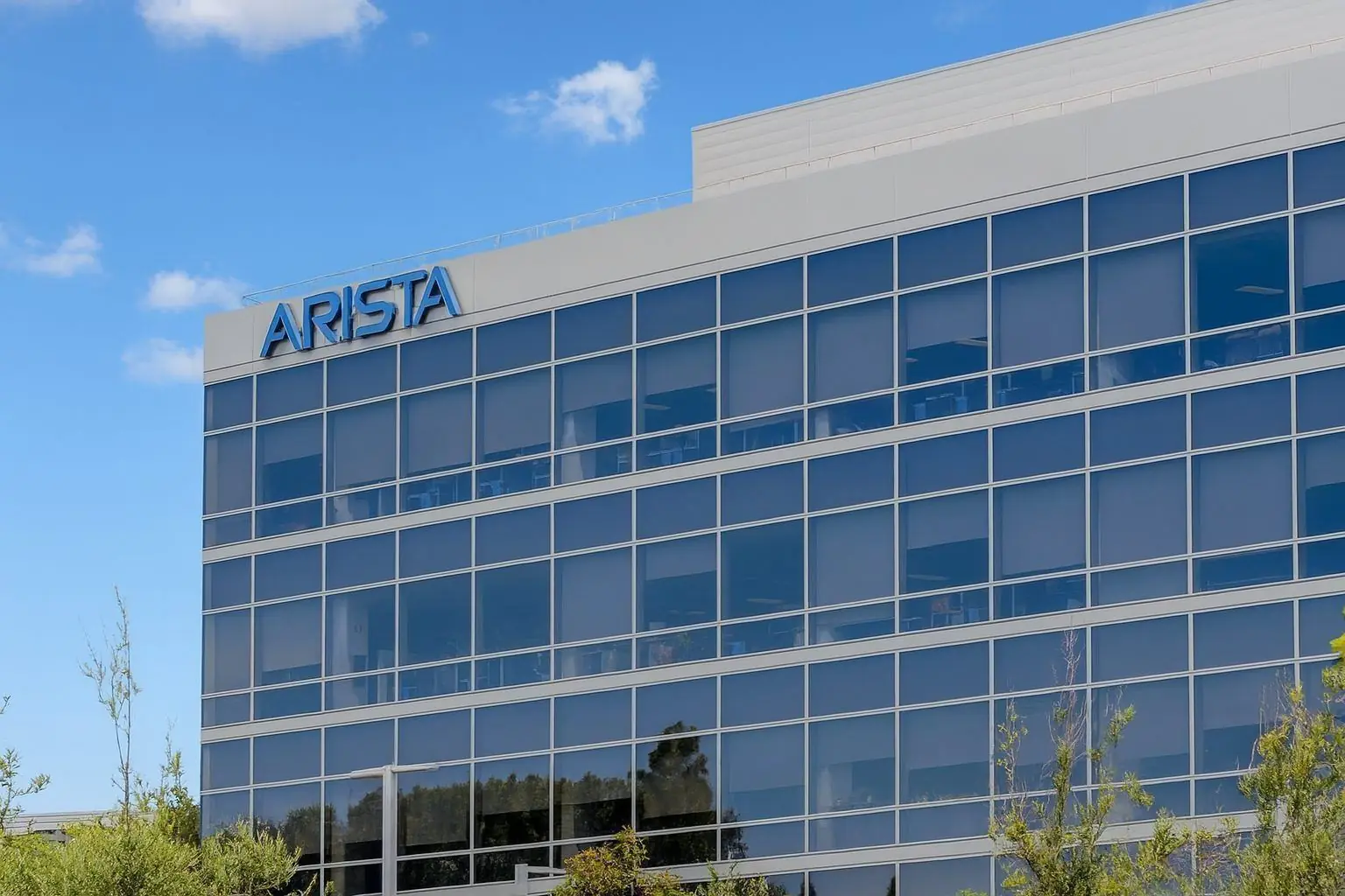 Arista Networks (ANET) Stock Outlook Before December 1, 2025: Price, News, Analysis and Forecast