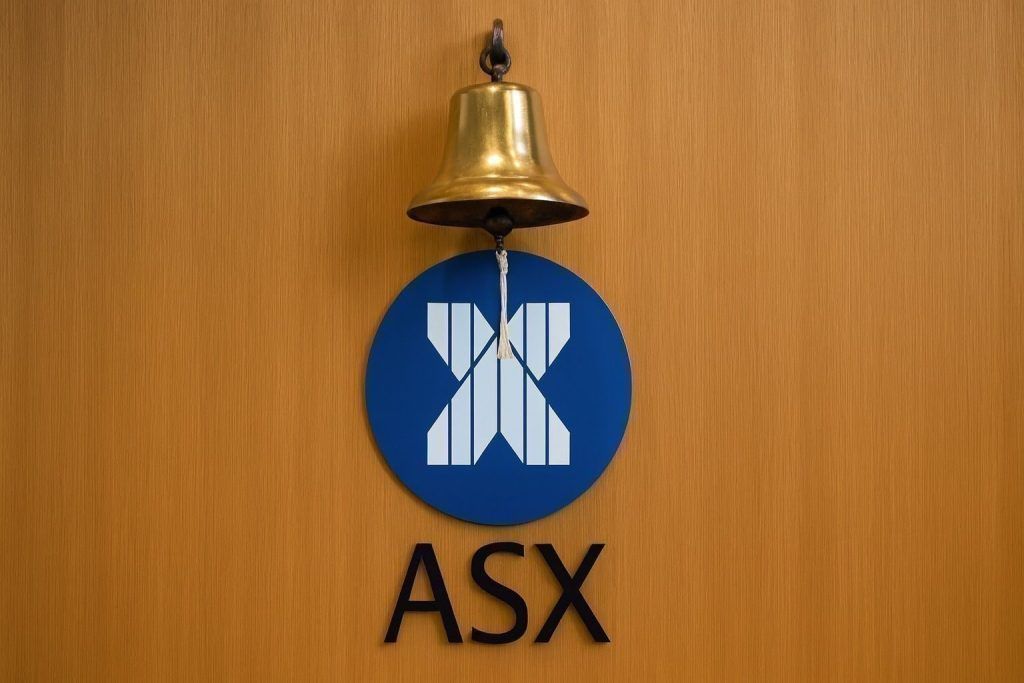 ASX 200 slips on 16 December 2025 as banks and miners fade; DroneShield jumps on $49.6m European deal and RBA rate-hike bets return