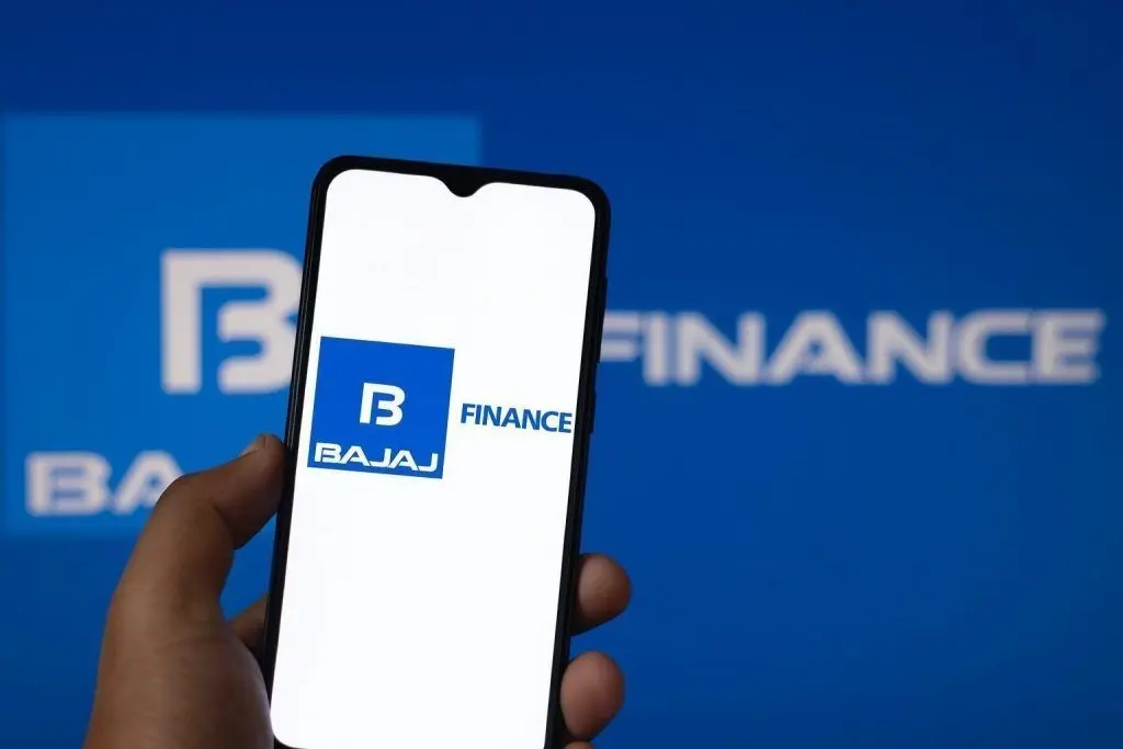 Bajaj Finance Share Price Today: AI Voice Bots, Q2 FY26 Results and Broker Targets – Is the Stock Still a Buy at ₹1,030?