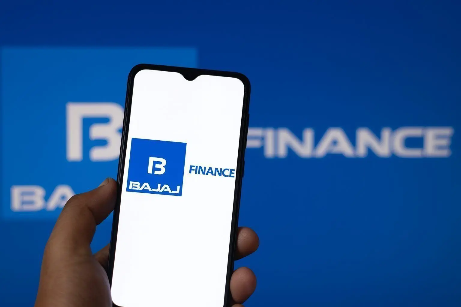 Bajaj Finance Share Price Today: AI Voice Bots, Q2 FY26 Results and Broker Targets – Is the Stock Still a Buy at ₹1,030?