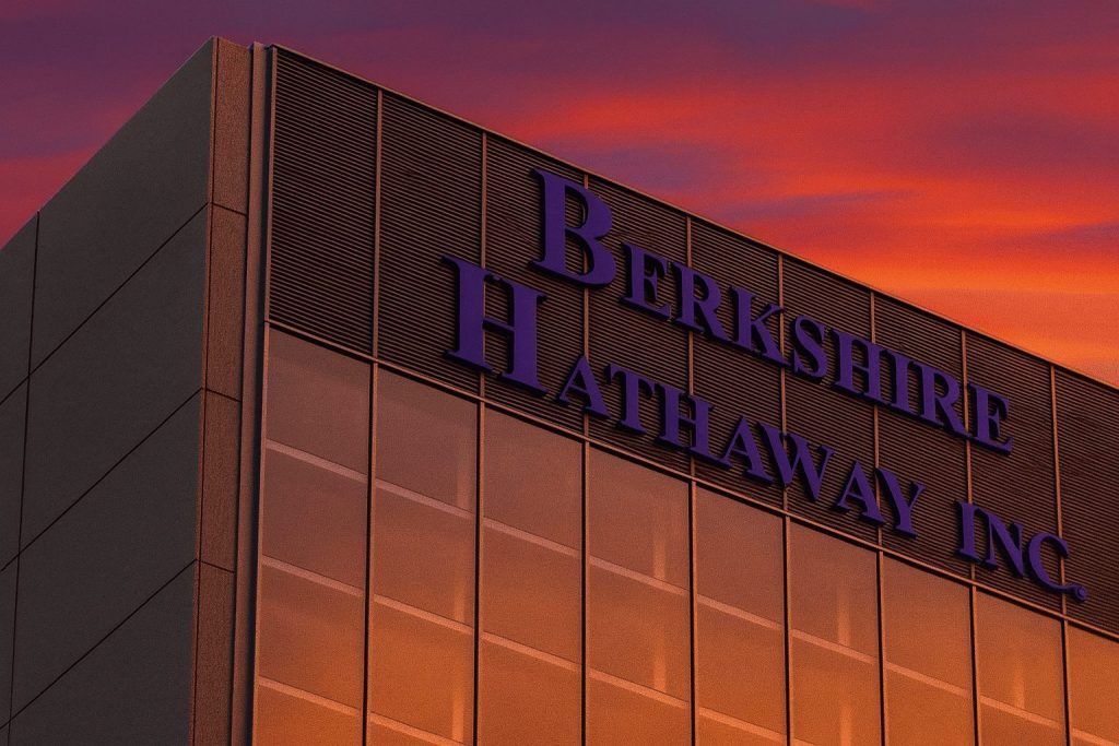Berkshire Hathaway Stock (BRK.B) Today, Nov. 22, 2025: Record Cash, Alphabet Stake and Buffett’s Exit