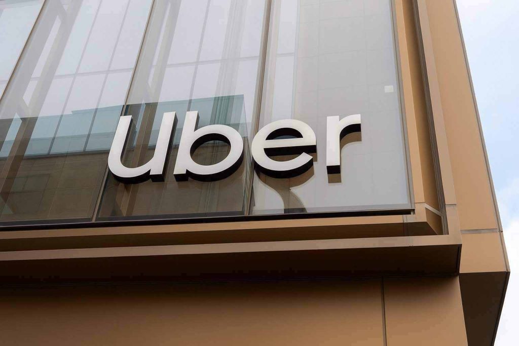 Bill Ackman’s Uber Bet Just Got a $10 Billion Robotaxi Test