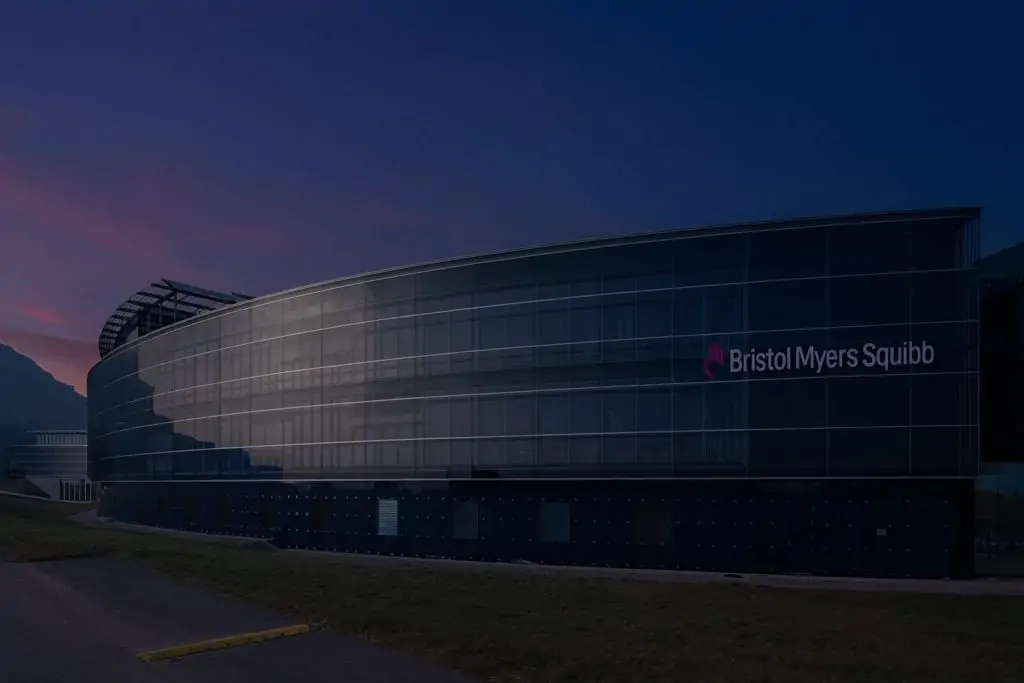 Bristol-Myers Squibb (BMY) Stock on November 29, 2025: 5.4% Dividend, Heavy Institutional Buying and a ‘Hold’ Consensus