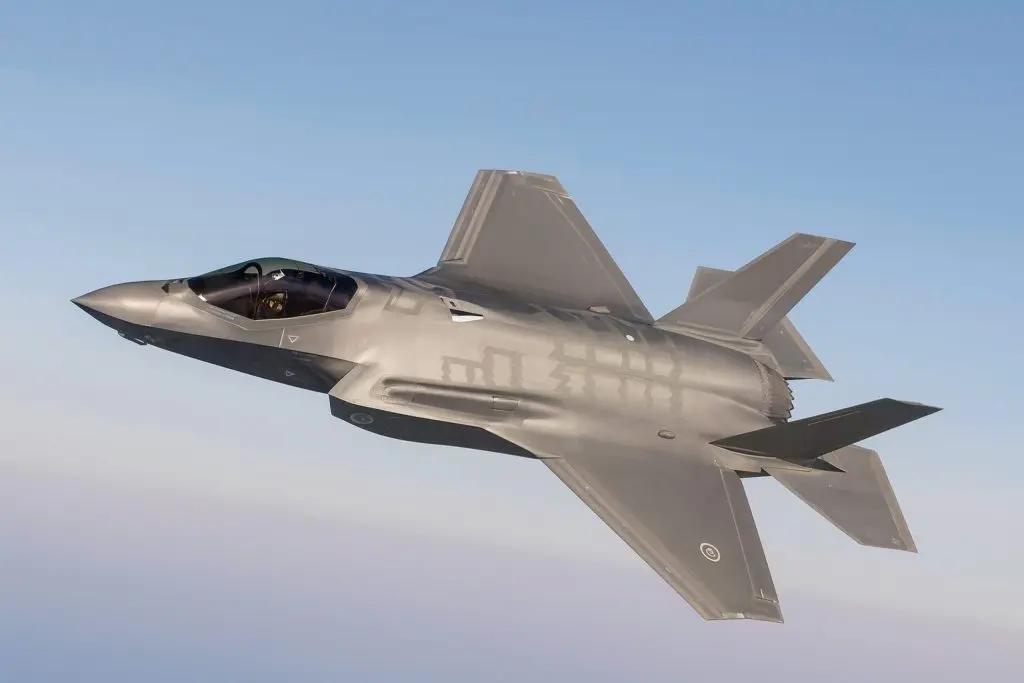 Canada’s F‑35 Crossroads: Quebec Maintenance Hub, Leaked Scorecard and a Last‑Minute Gripen Push