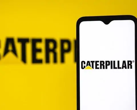 Caterpillar (CAT) Stock News Today, November 30, 2025: Analyst Rating, Big Money Moves and Valuation Check
