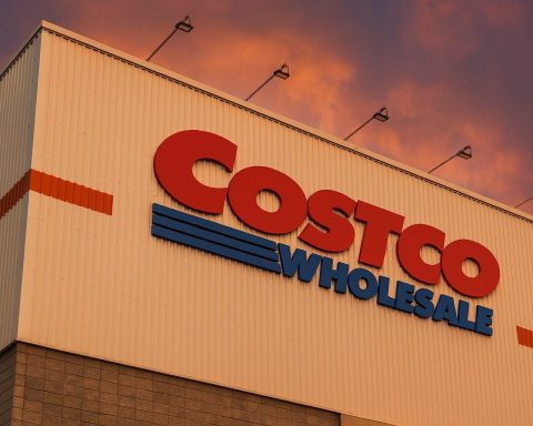 Costco Stock on November 30, 2025: AA Credit Rating, Heavy Institutional Buying and Big Expectations for COST