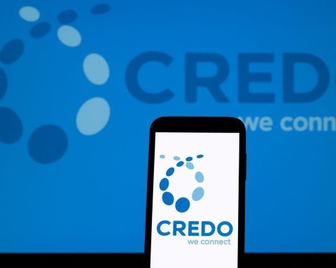 Credo Technology Group (CRDO) Stock on November 30, 2025: Earnings Countdown, AI Connectivity Boom and Lofty Valuation