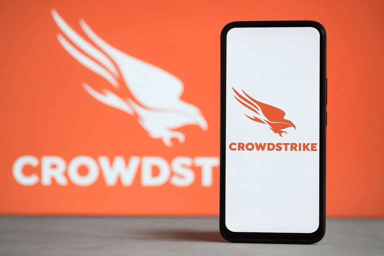 CrowdStrike Stock: Rosenblatt Hikes Price Target to $630 as AI Security Alliances and Google Recognition Ignite Wall Street