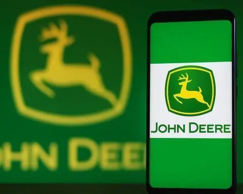 Deere & Company Stock Outlook Before the December 1, 2025 Open: Earnings Shock, Tariff Hit and Fresh Analyst Price Targets
