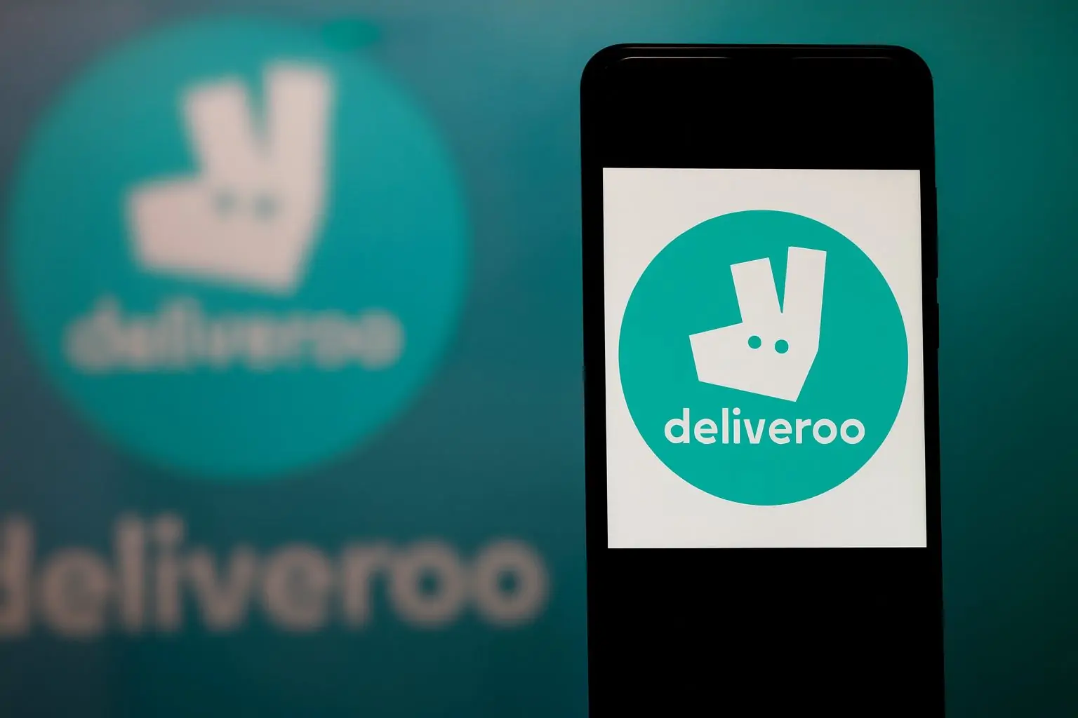 Deliveroo Becomes First UK Delivery App to Offer Nectar Points on Sainsbury’s Orders