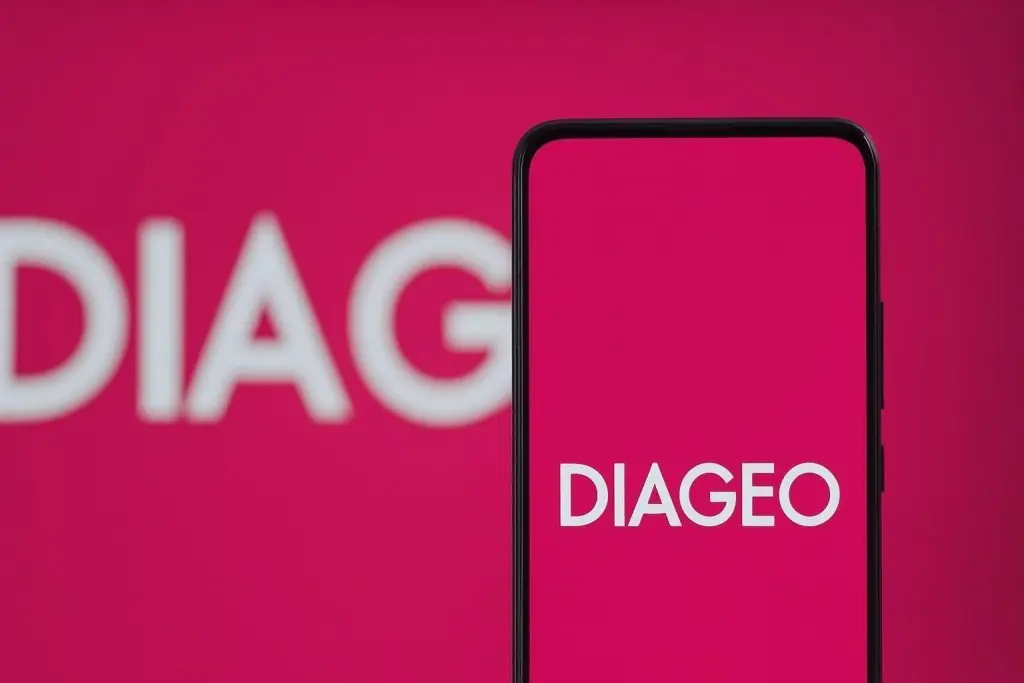Diageo PLC Stock (LON:DGE, NYSE:DEO) on 4 December 2025: Price, Dividend, New CEO and 2026 Forecast