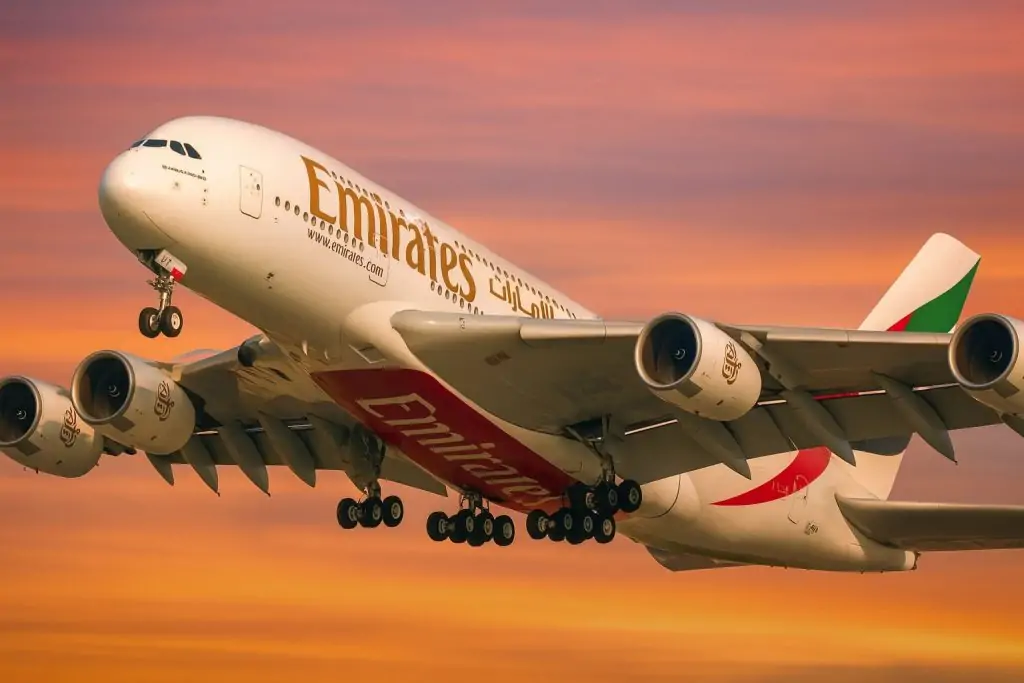 Emirates to Offer Free Starlink Wi‑Fi on All Boeing 777 and A380 Flights by Mid‑2027