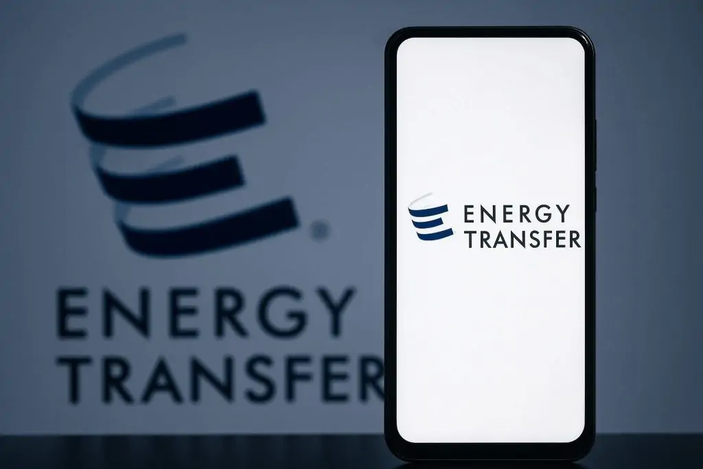 Energy Transfer Stock (ET) Today: 8% Yield, Insider Buying and Big Pipeline Bets After Q3 Earnings Miss