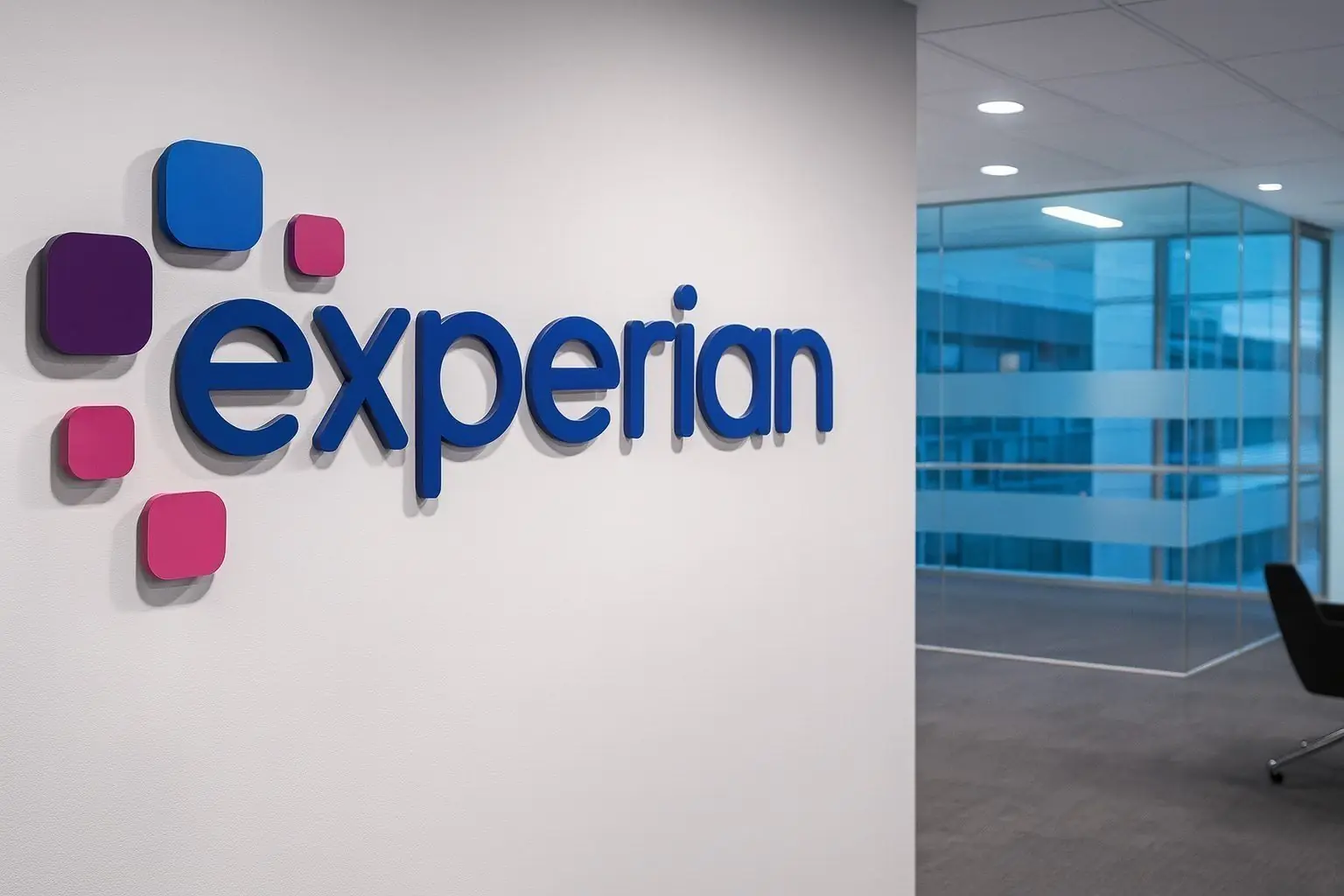 Experian PLC Stock (LON: EXPN): Latest Share Price, 2025 Results, Buybacks, FICO Shock and 2026 Analyst Forecasts