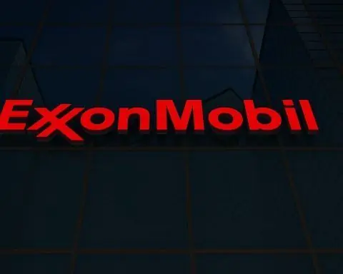 Exxon Mobil (XOM) Stock: What to Watch Before the December 1, 2025 Market Open