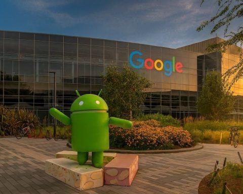 Google Stock Forecast 2025: Will Alphabet’s AI Boom Keep GOOGL Near Record Highs?