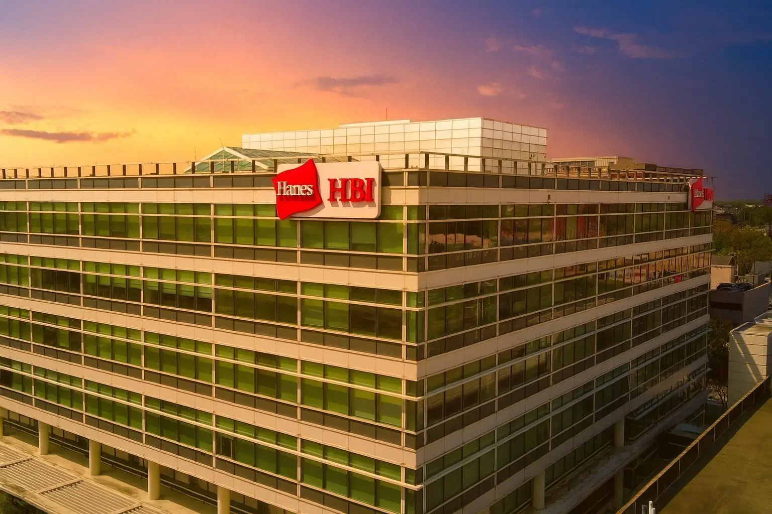 Hanesbrands (HBI) Stock Outlook Before the December 1, 2025 Open: Russell Index Exit, Gildan Merger and Heavy Trading in Focus