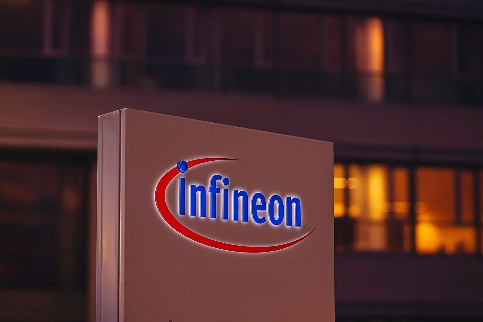 Infineon Technologies AG Stock on 27 November 2025: AI Data Centre Roadmap and Automotive Wins Support Further Gains
