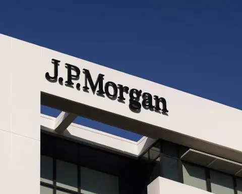JPMorgan Chase (JPM) Stock on November 30, 2025: Fed Pivot Call, London Megatower and Valuation Check