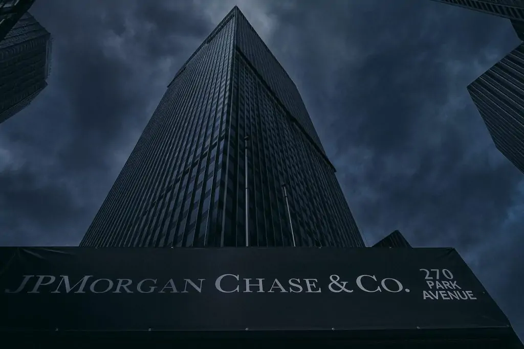 JPMorgan Chase Stock Today (Nov. 29, 2025): Insider Selling, Institutional Buying and a Bold London HQ Bet