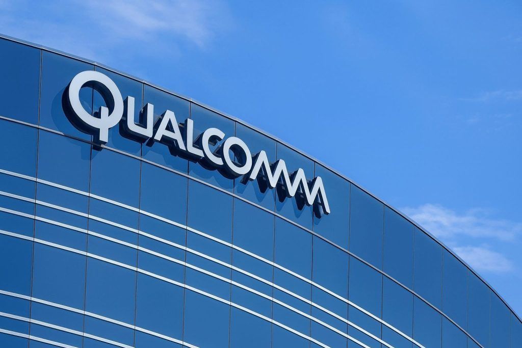 L&rsquo;action Qualcomm (QCOM) grimpe alors que l&rsquo;accord avec Alphawave AI progresse et que le Snapdragon 8 Gen 5 est lancé — 28 novembre 2025