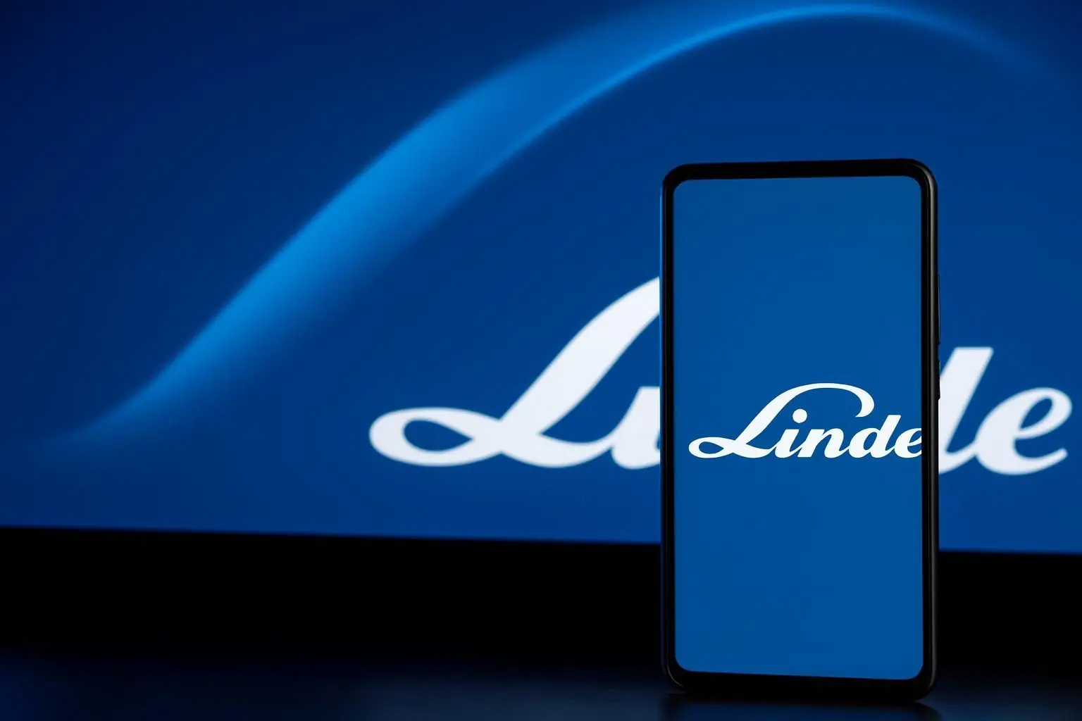 Linde plc (LIN) Stock on November 26, 2025: Price Action, Institutional Flows and Analyst Outlook